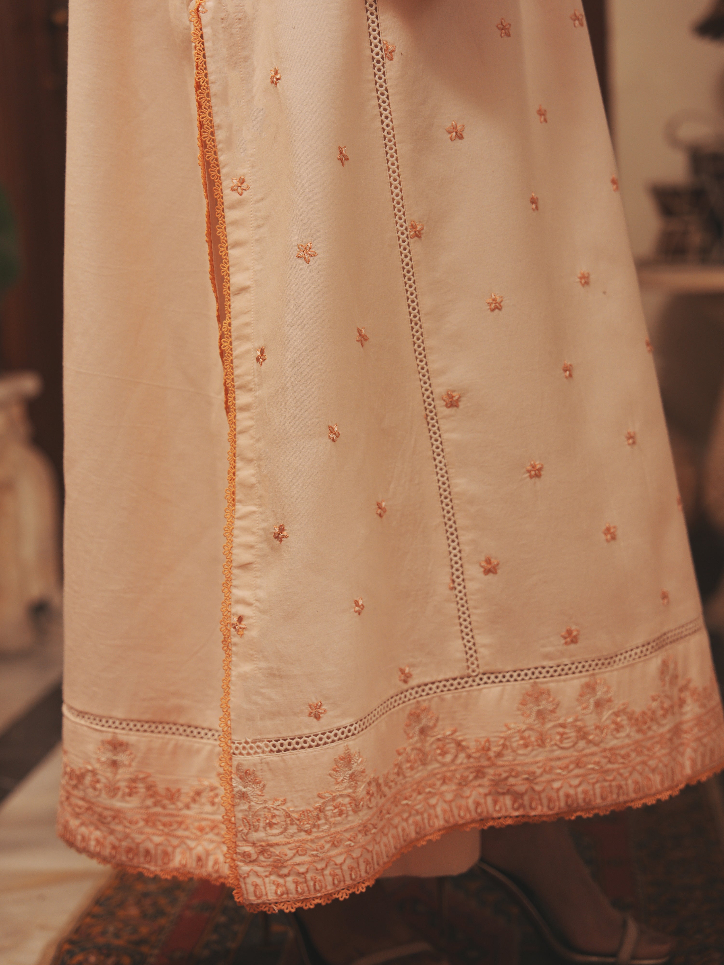 L01 - Soft Peach