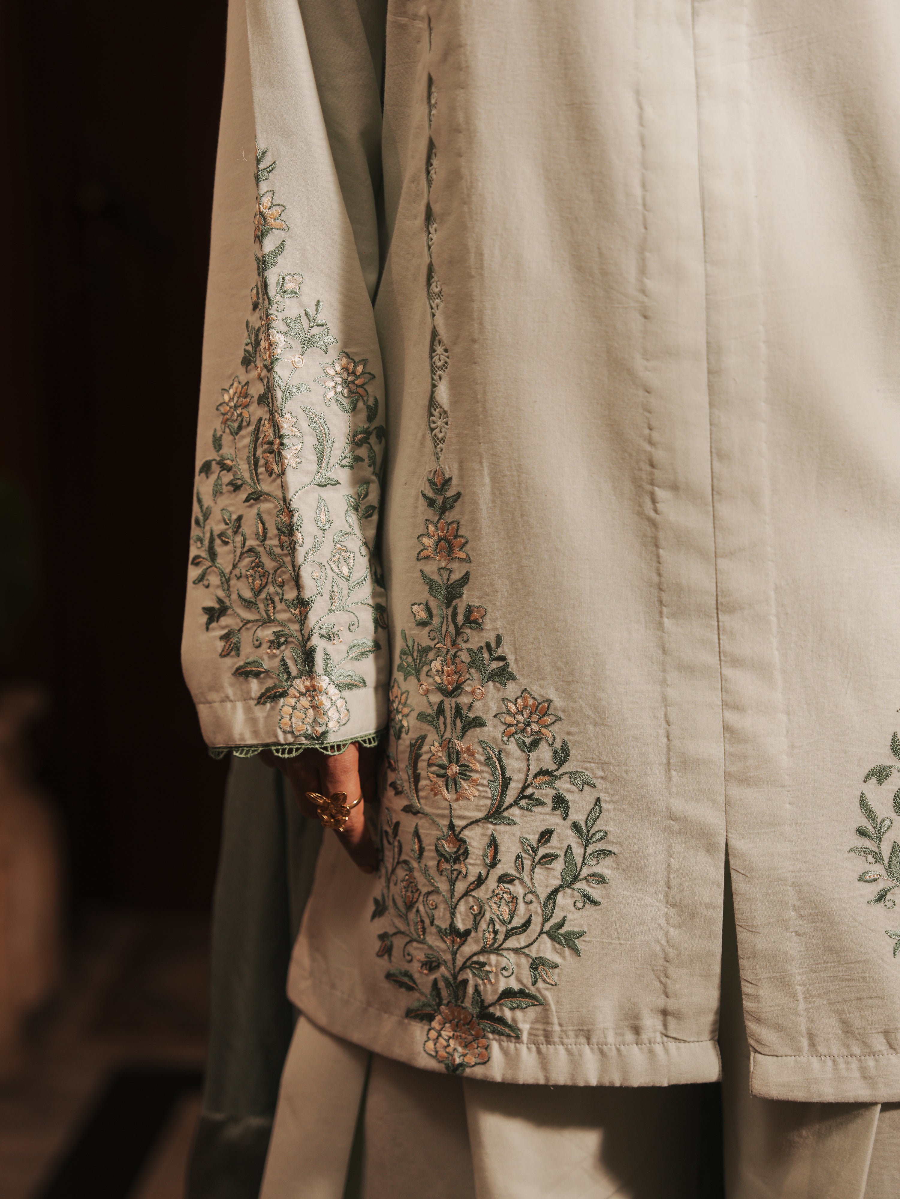 L05 - Sage Green