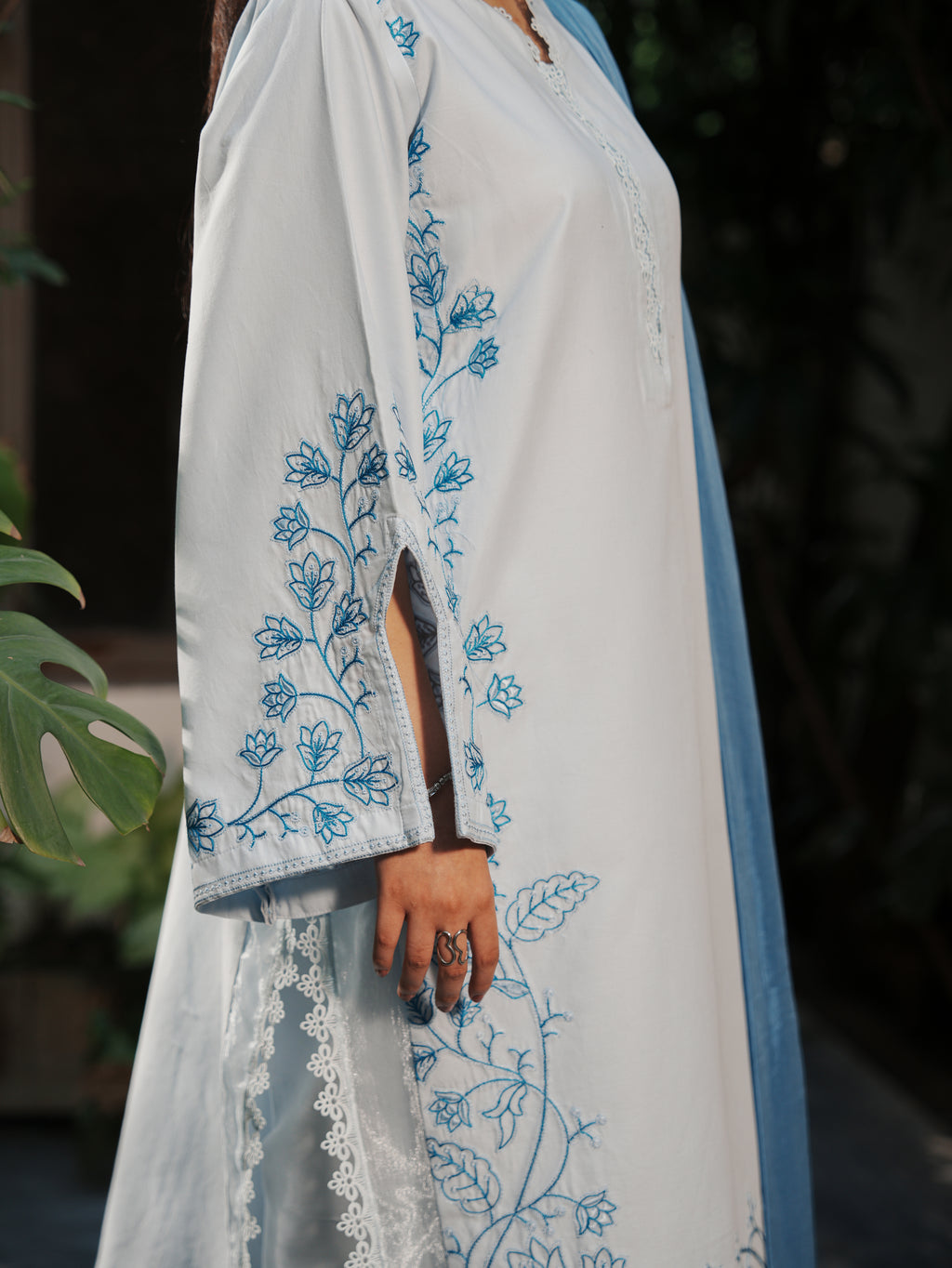 L06 - Ice Blue