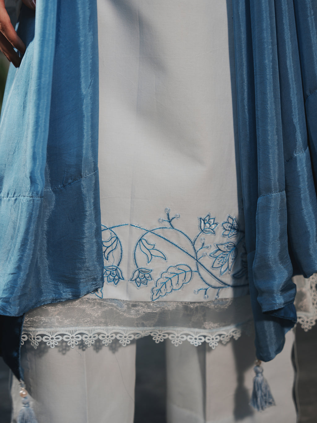 L06 - Ice Blue